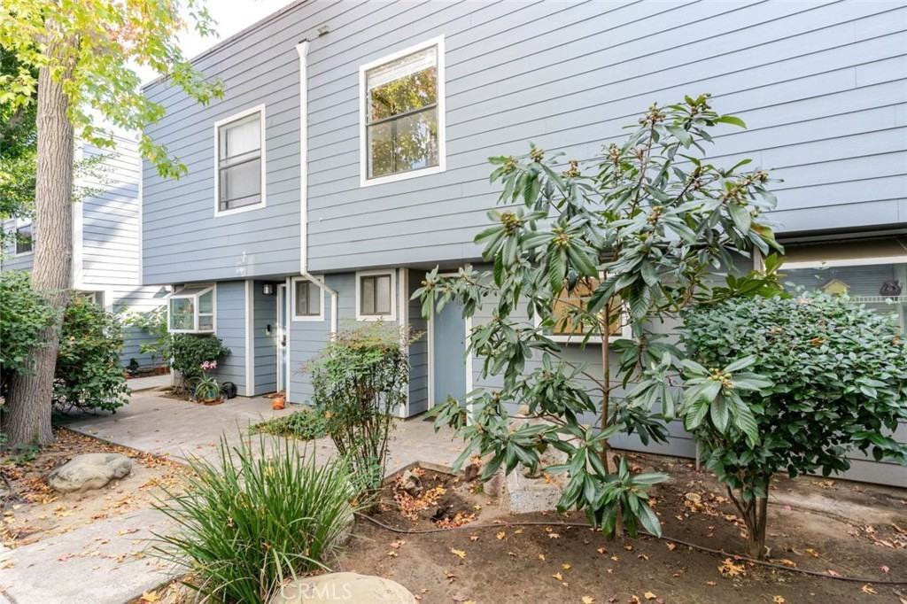 15113 Saticoy St #15113-16 - Photo 2 of 23