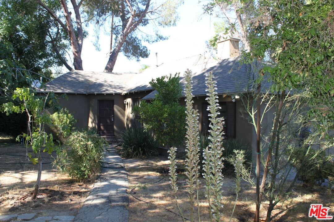 5742 Corbin Ave #5742 - Photo 2 of 7