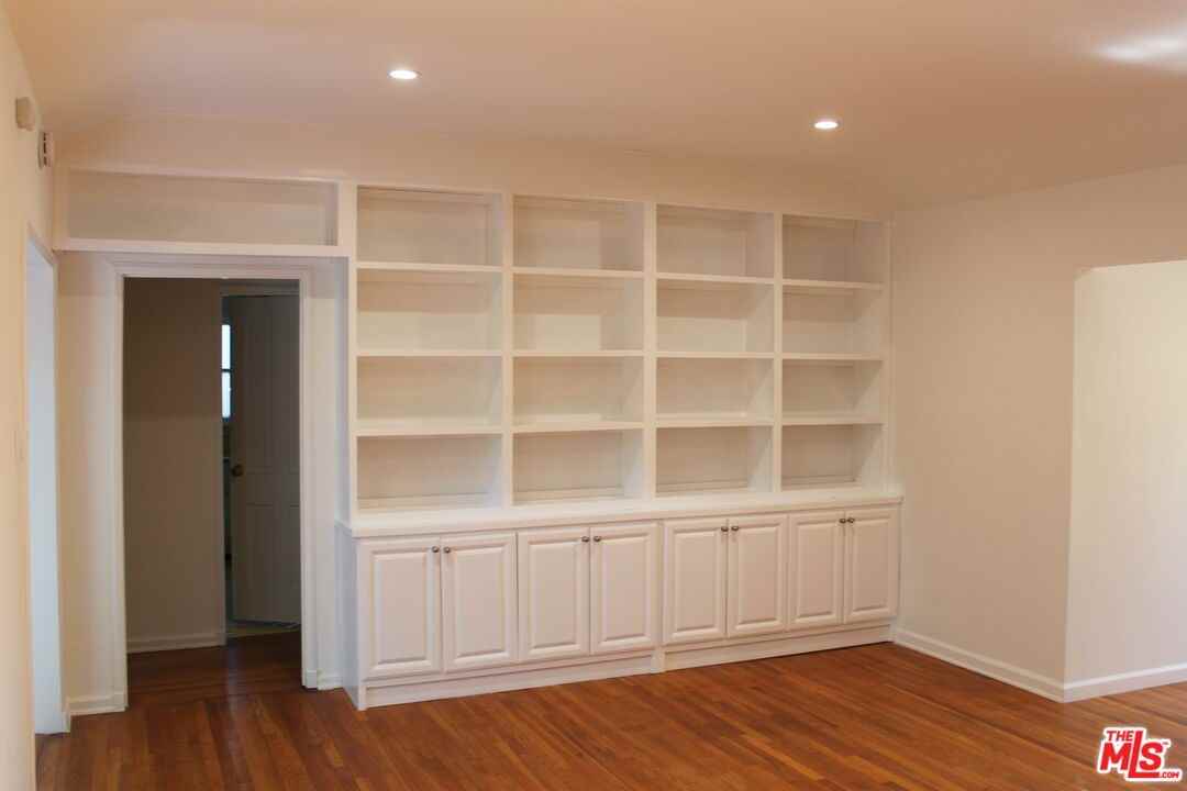 5742 Corbin Ave #5742 - Photo 3 of 7