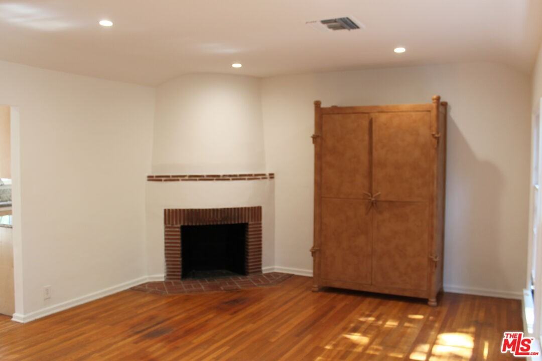 5742 Corbin Ave #5742 - Photo 5 of 7