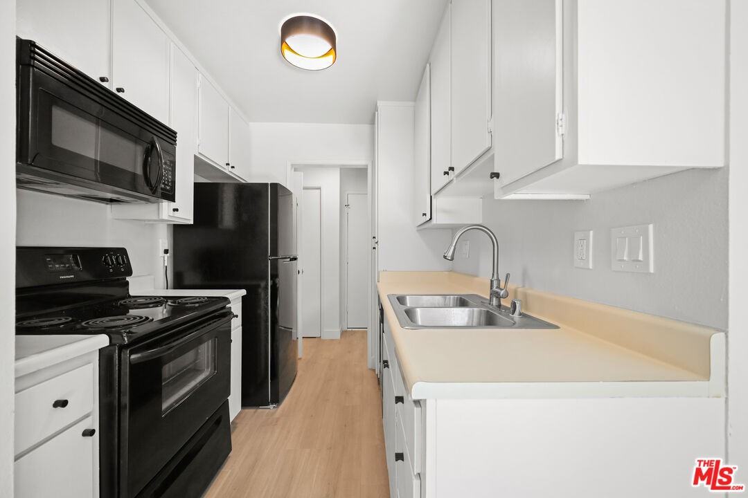 1352 S Carmelina Ave #1352-101 - Photo 6 of 14