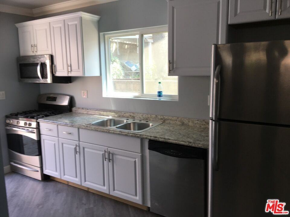 4922 1/2 Genevieve Ave #4922 - Photo 7 of 15