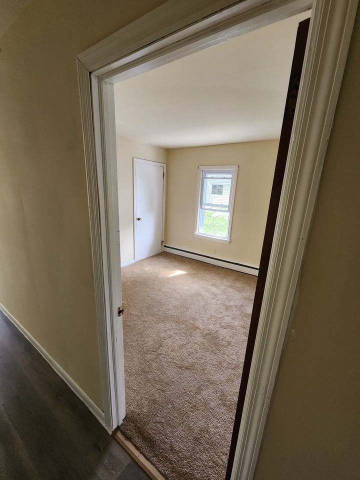 15 E Broad St #B - Photo 2 of 4