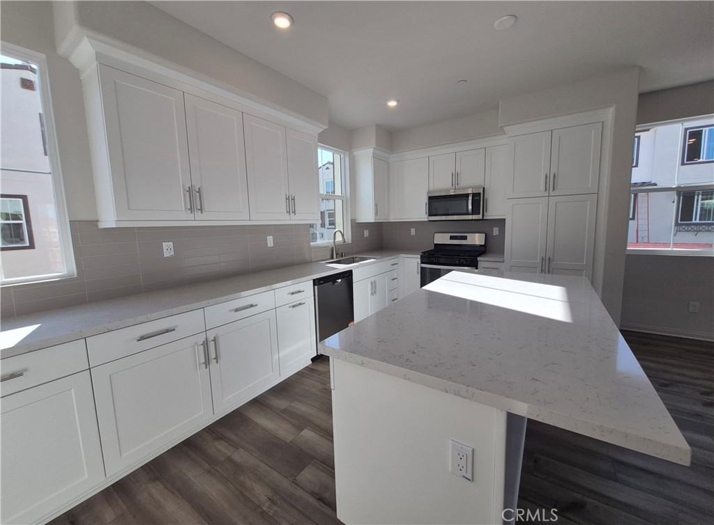 2137 Cumberland #2137