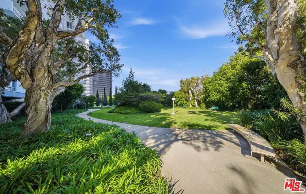 2160 Century Hl #2160-910 - Photo 5 of 28