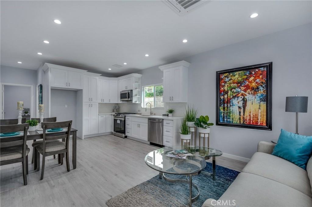 4433 Sunfield Ave #4433A - Photo 4 of 15