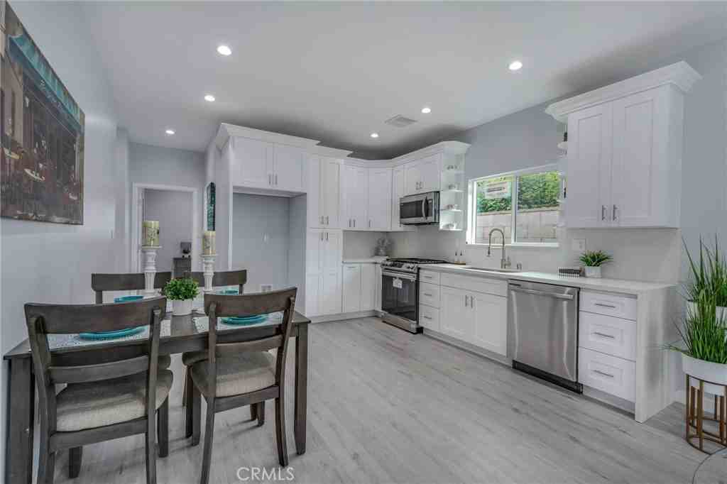 4433 Sunfield Ave #4433A - Photo 6 of 15