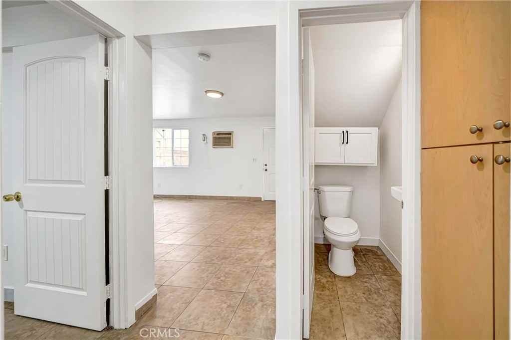 6827 Simpson Ave #6827-4 - Photo 5 of 19