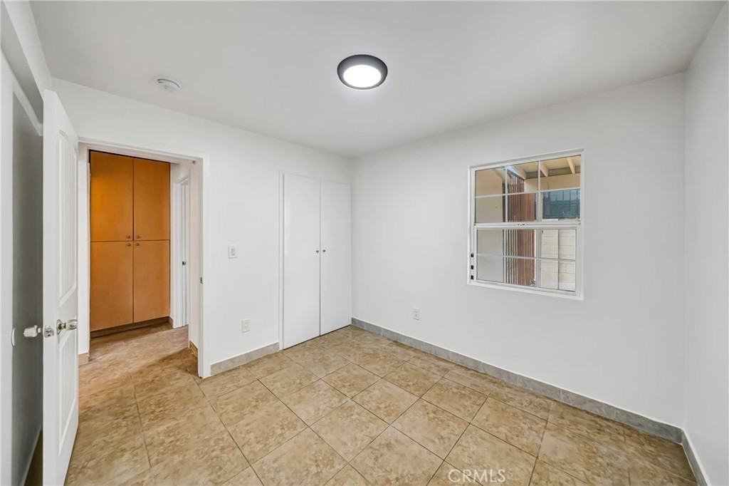 6827 Simpson Ave #6827-4 - Photo 7 of 19