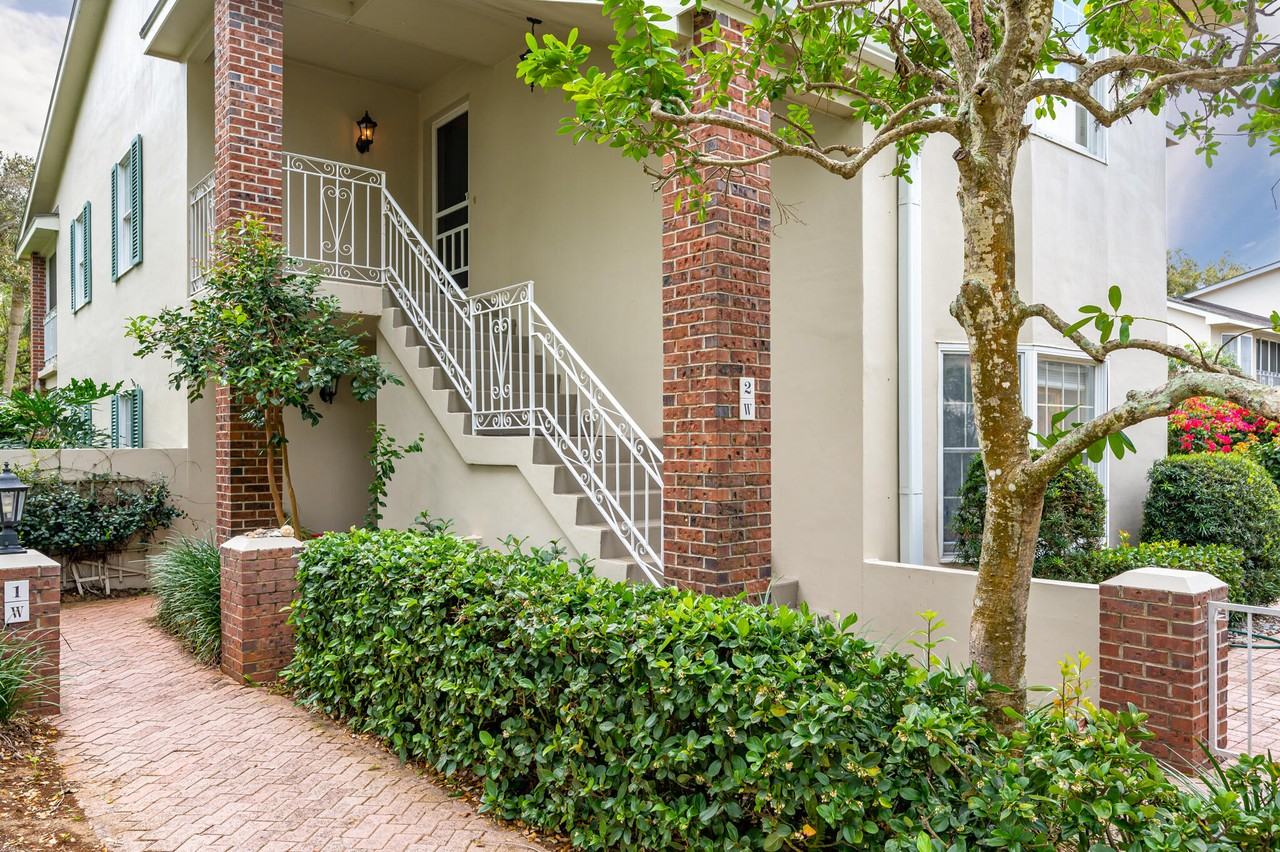 101 E Park Shores Cir #101-2 - Photo 5 of 42