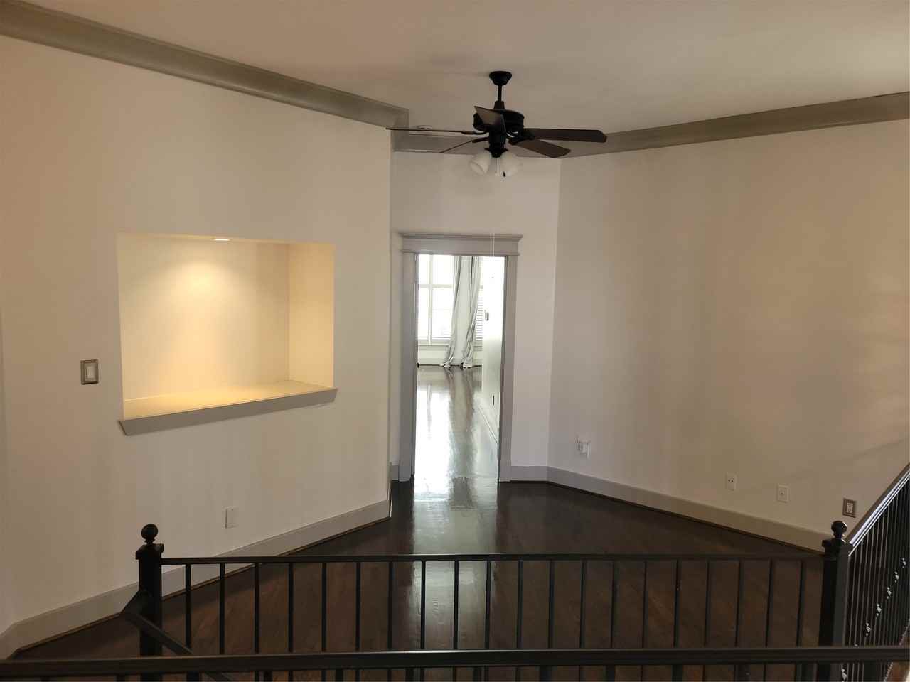 4914 Rose St #4914 - Photo 5 of 36