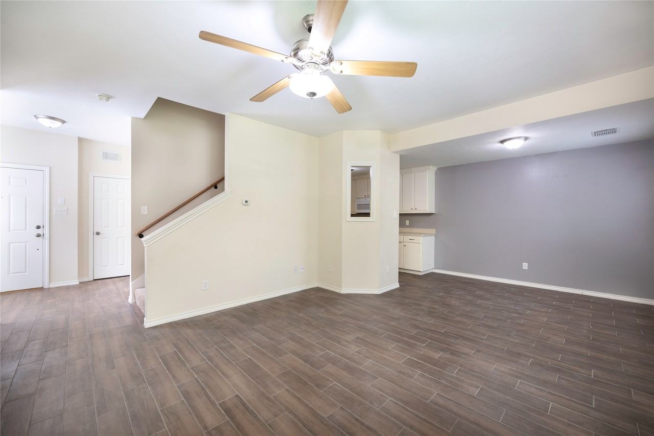 100 Artesian Way #100 - Photo 4 of 21