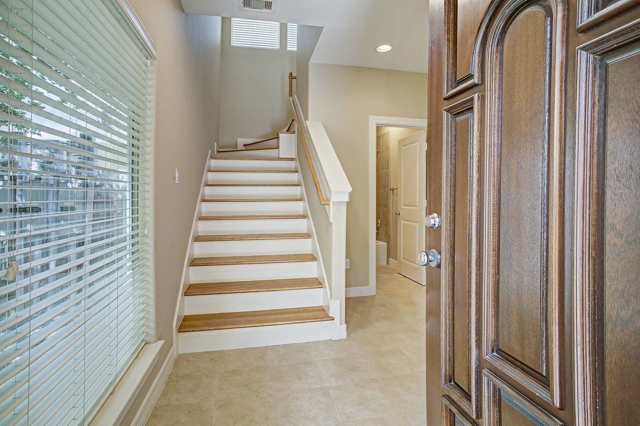 3824 Centerplaza Dr #3824 - Photo 5 of 15