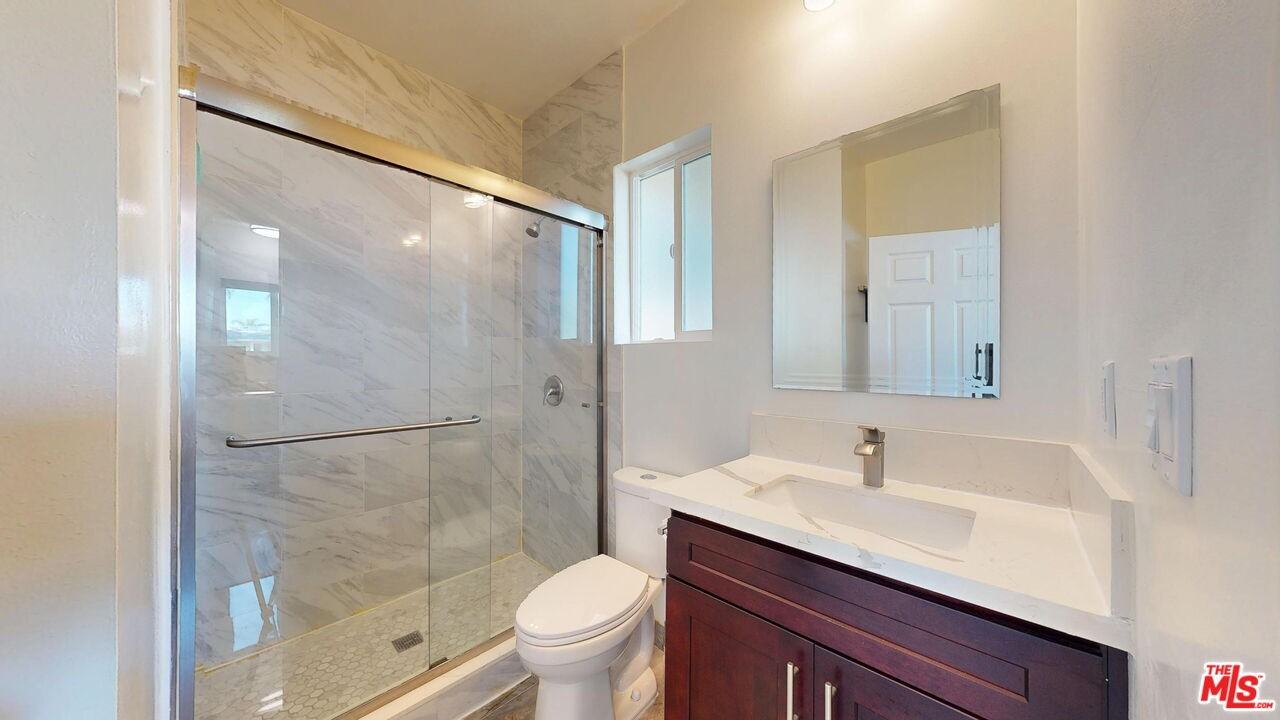 19198 Erwin St #19198 - Photo 3 of 7