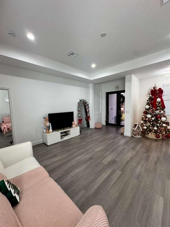 407 Ranier Ave #407 - Photo 7 of 20