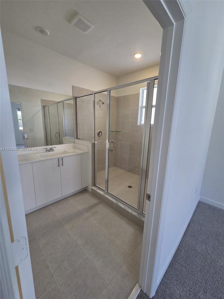 16303 Sw 147th Pl - Photo 6 of 37