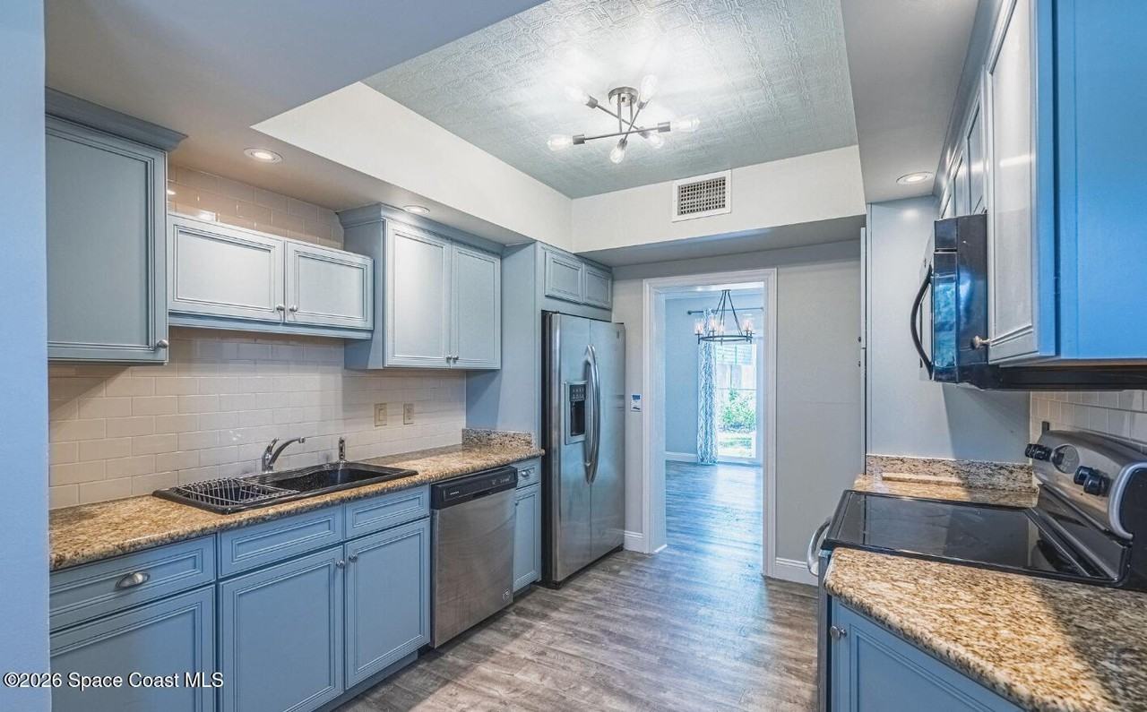 693 Law St #693A - Photo 4 of 13