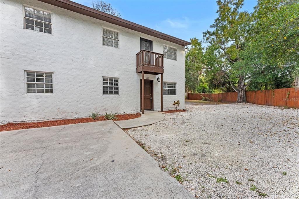 2002 S Habana Ave #2002D - Photo 5 of 27