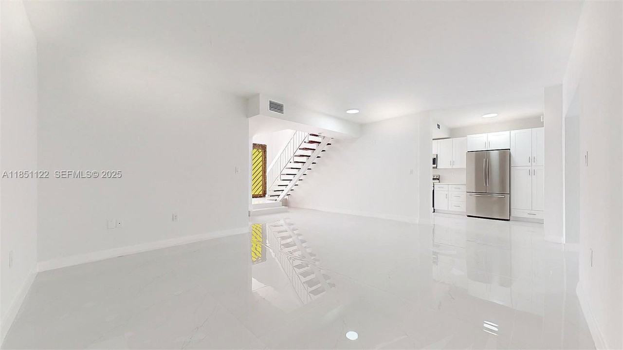 917 Sw 135th Ct - Photo 7 of 8