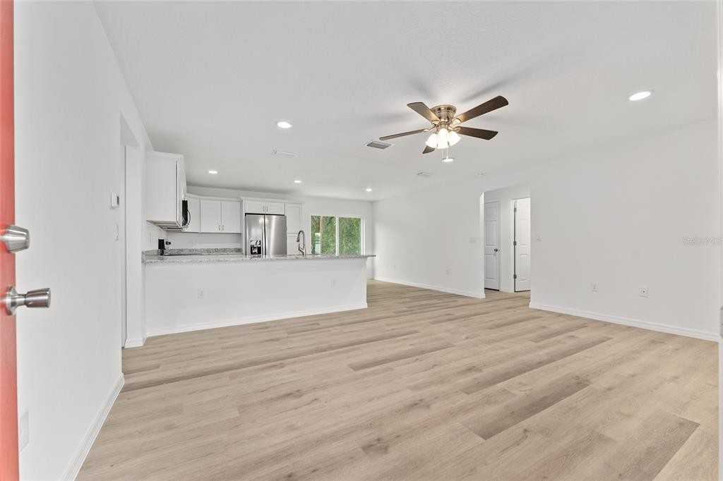 13119 Ne 7th Loop #13119 - Photo 2 of 50