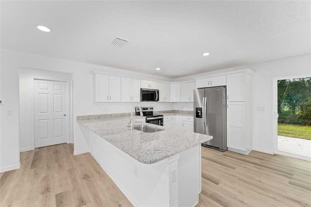 13119 Ne 7th Loop #13119 - Photo 5 of 50