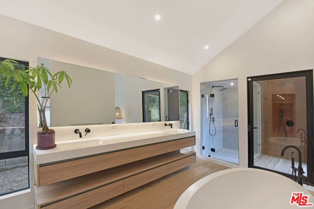 24728 Vantage Point Ter - Photo 3 of 8