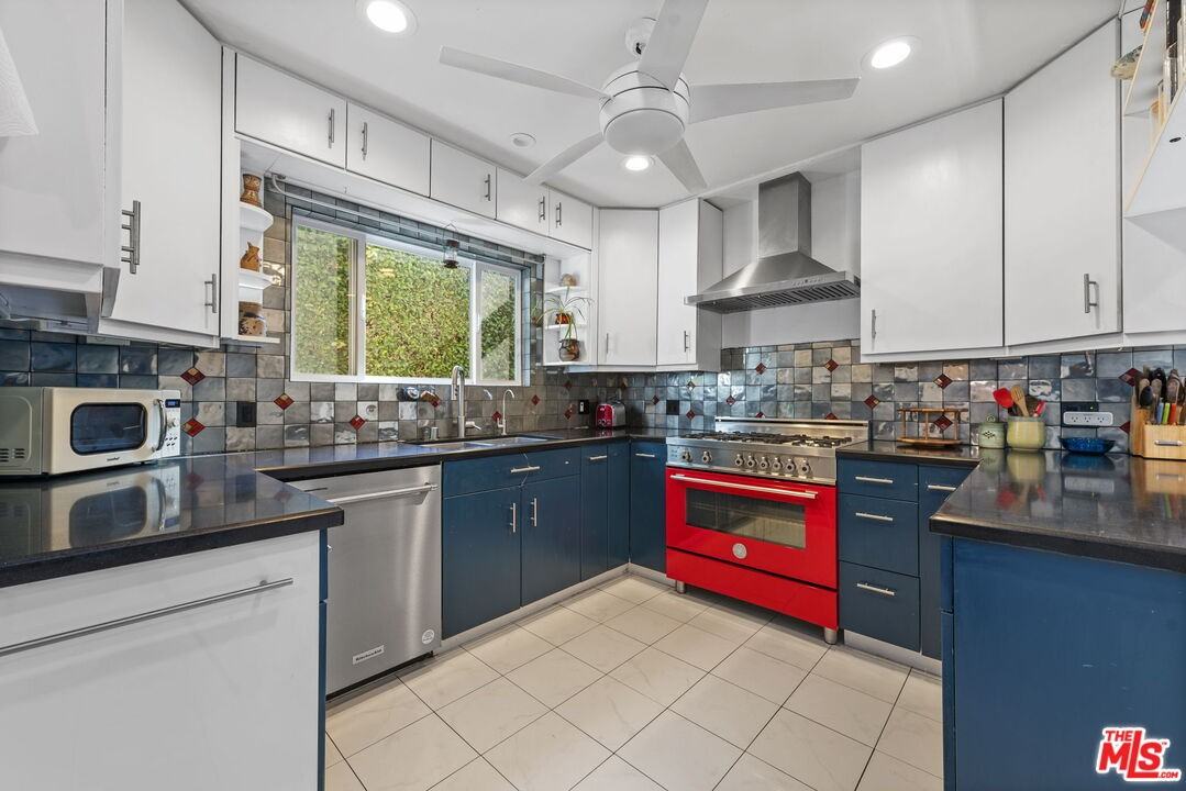 1508 Harvard St #B - Photo 3 of 8