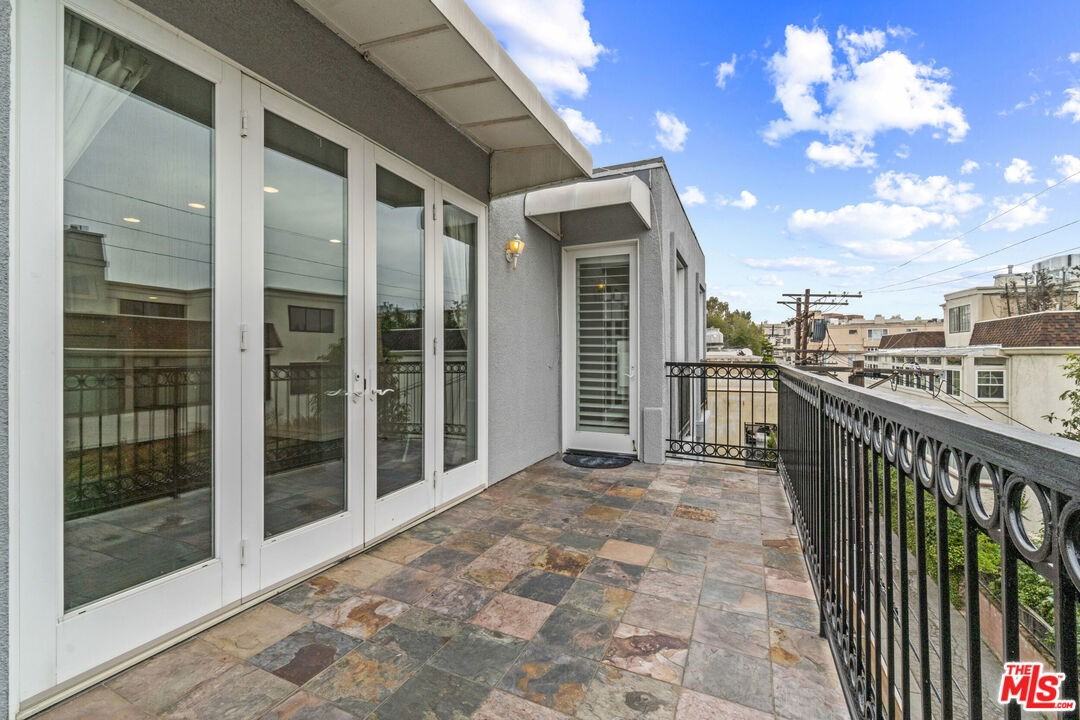 11952 Montana Ave #403 - Photo 2 of 8