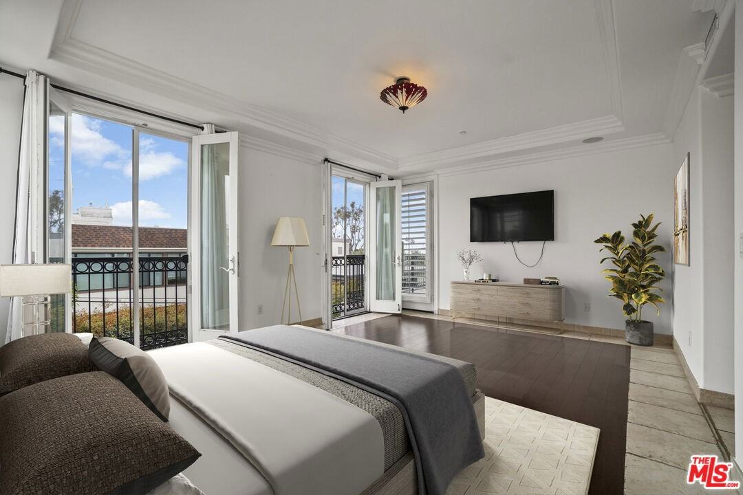 11952 Montana Ave #403 - Photo 5 of 8