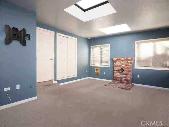 613 36th St - Photo 2 of 8
