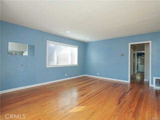 613 36th St - Photo 3 of 8