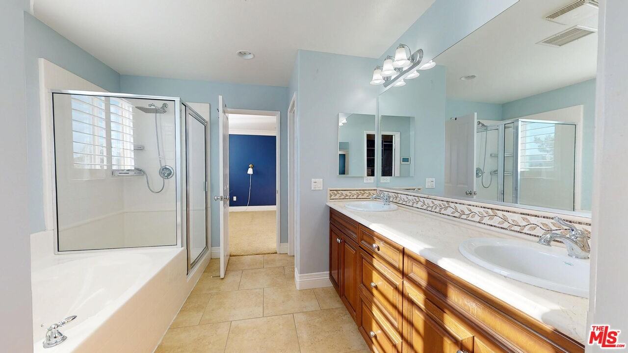 19320 Carranza Ln - Photo 2 of 8