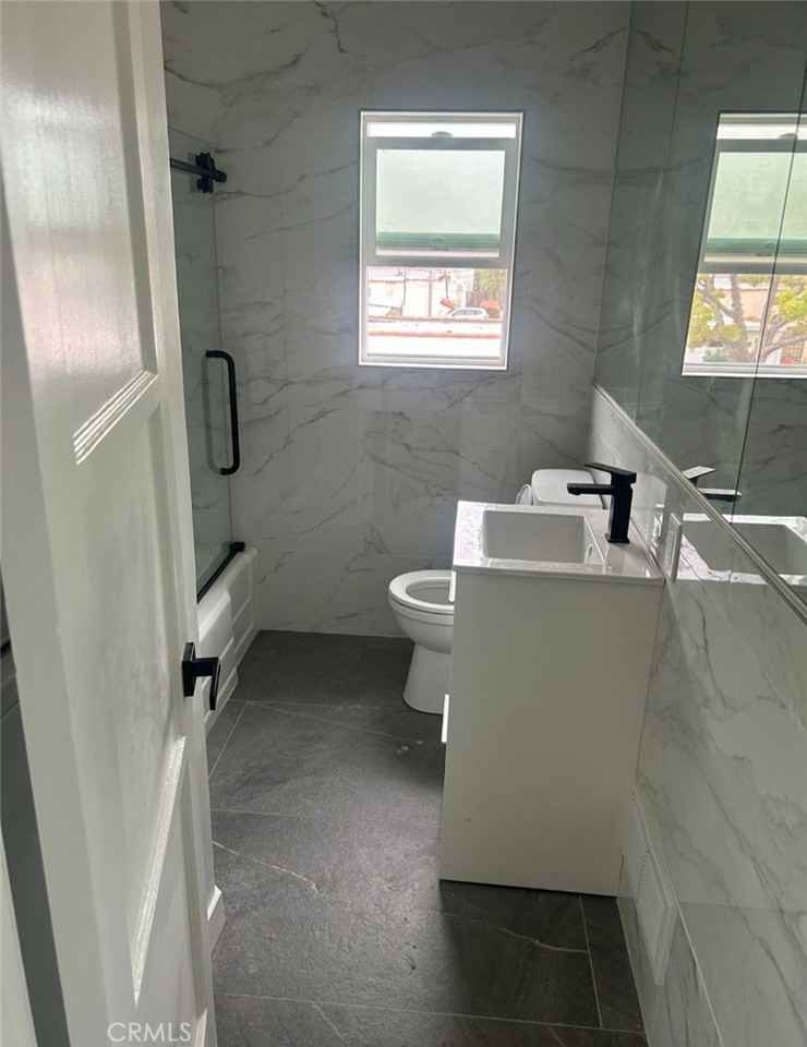 1724 S Crescent Heights Blvd #1724 - Photo 6 of 8