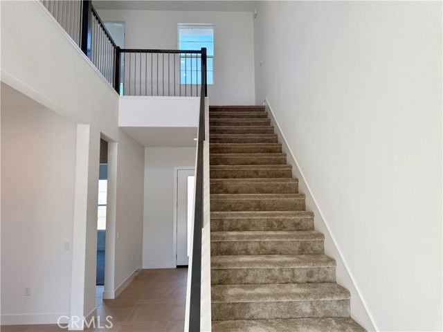 101 Chapman - Photo 4 of 8