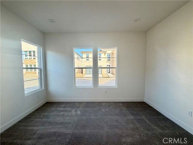 101 Chapman - Photo 7 of 8