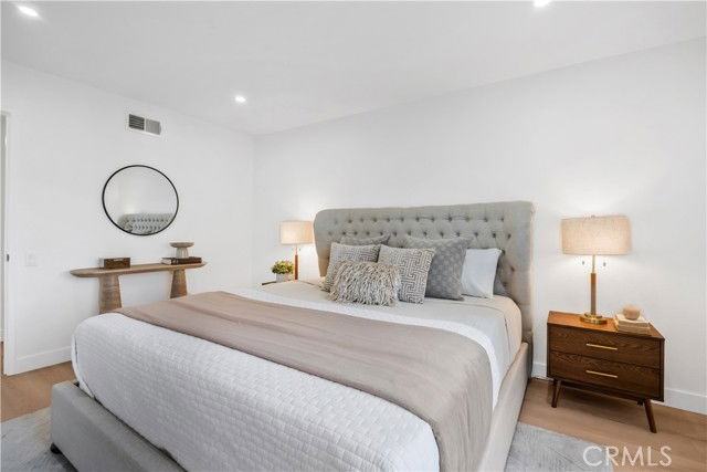 21952 Esplendor - Photo 2 of 8