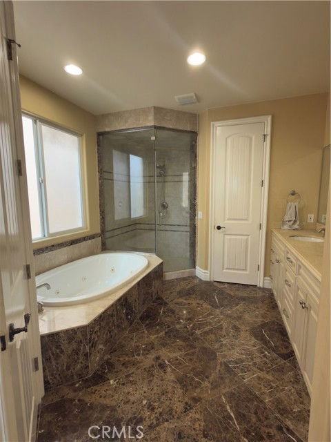 211 Chicago Ave - Photo 3 of 8