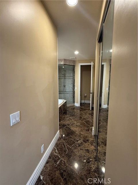 211 Chicago Ave - Photo 7 of 8