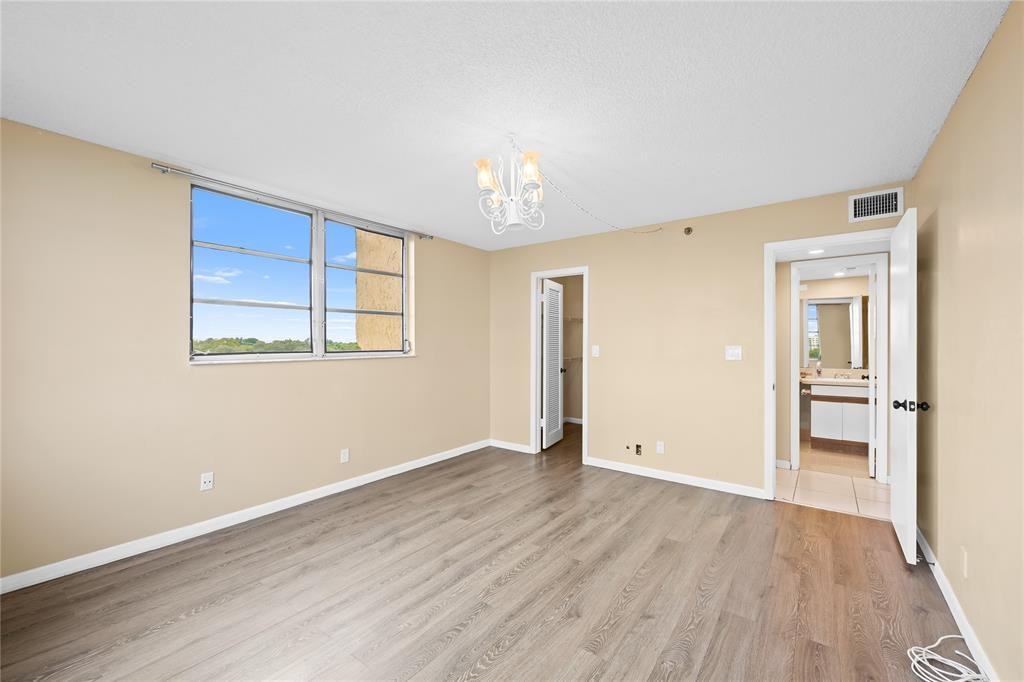 3300 W Rolling Hills Cir #3300-610 - Photo 2 of 17