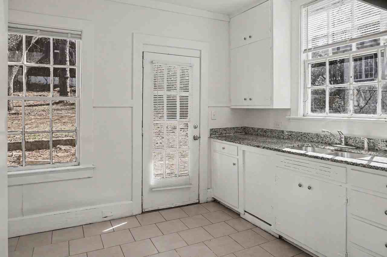 1811 Fairfax Ave #1 - Photo 4 of 10