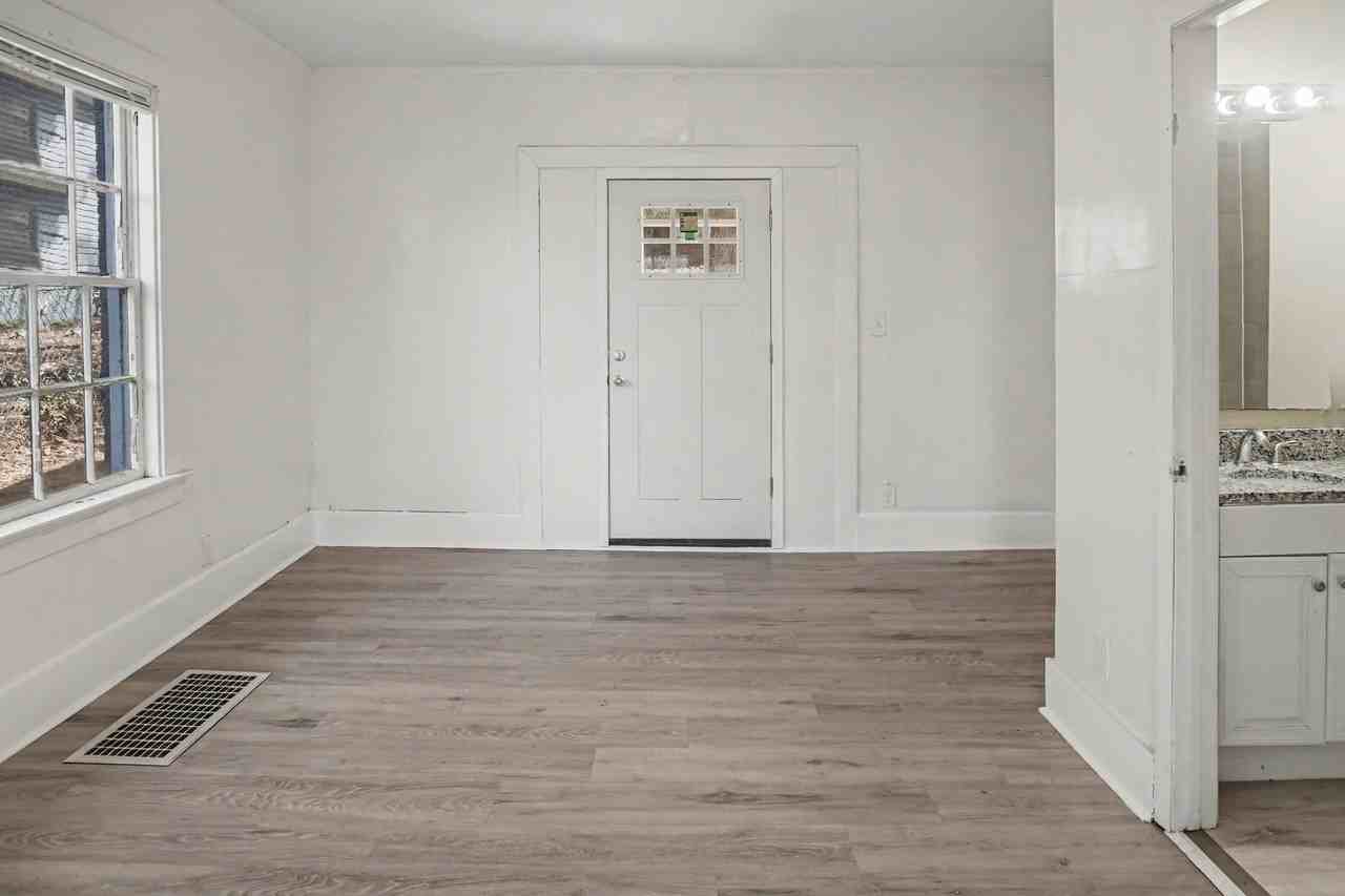 1811 Fairfax Ave #1 - Photo 5 of 10