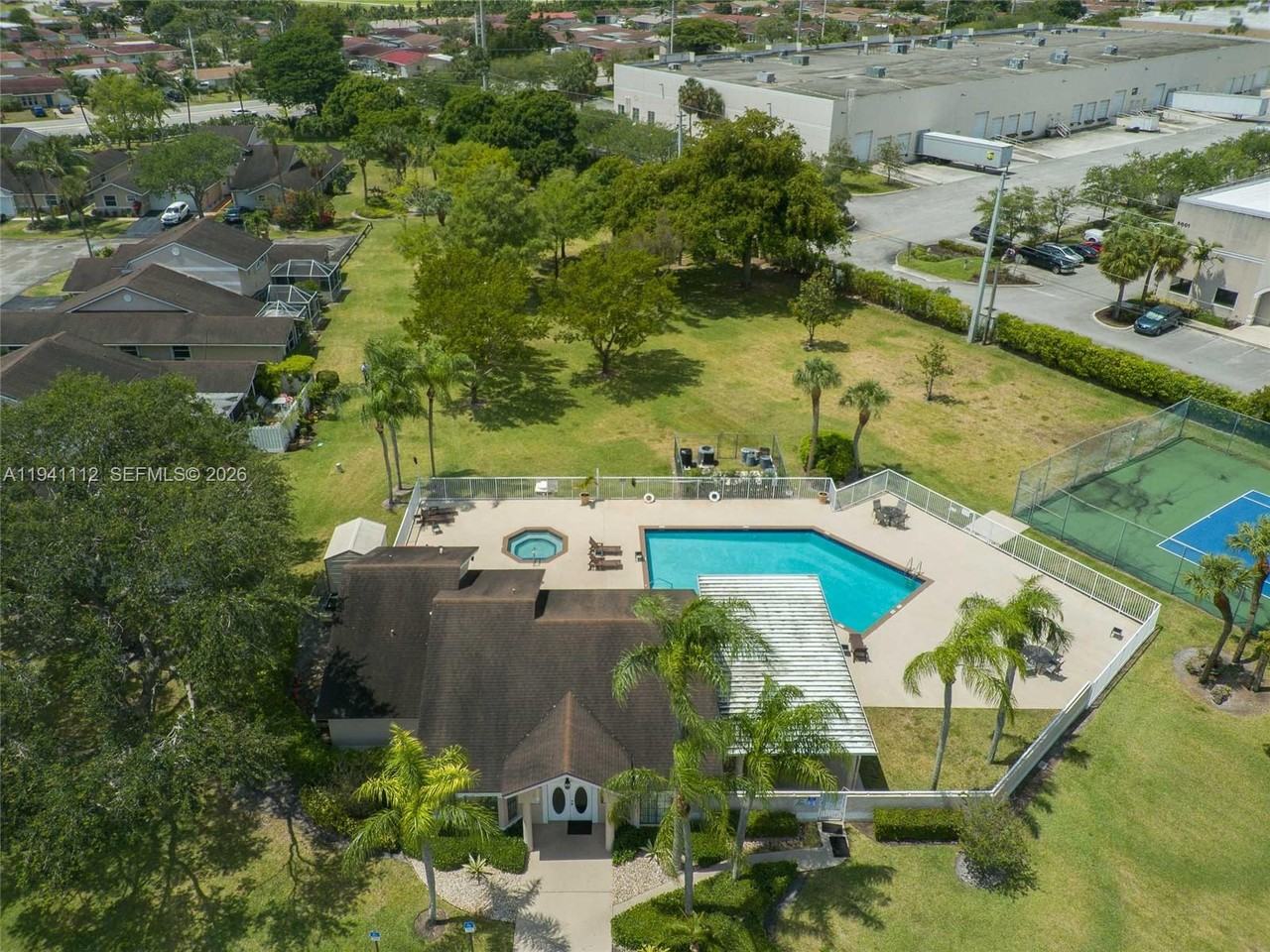 1248 W Lakes Dr #1248-1248 - Photo 5 of 31