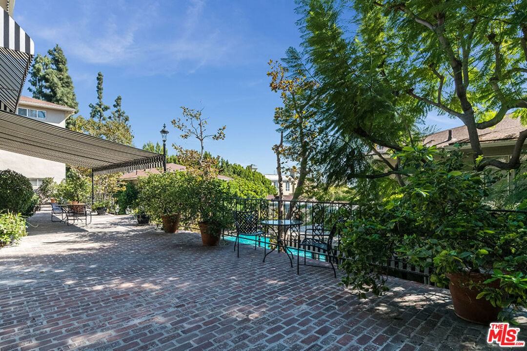 8727 Shoreham Dr #8727-2 - Photo 6 of 25