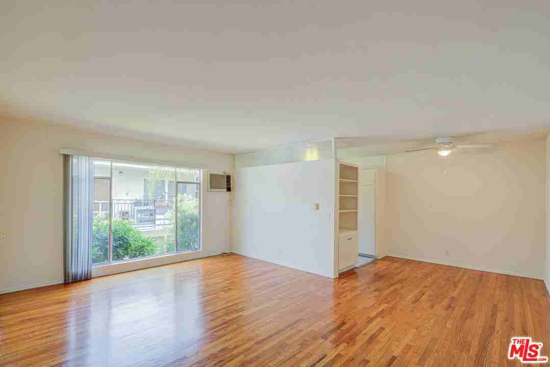 1055 S Wooster St #1055-5 - Photo 2 of 15