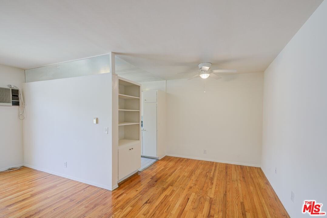 1055 S Wooster St #1055-5 - Photo 5 of 15