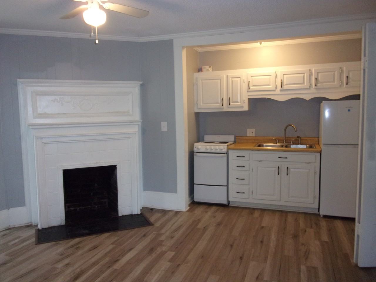 401 Charlotte Ave #A - Photo 4 of 11