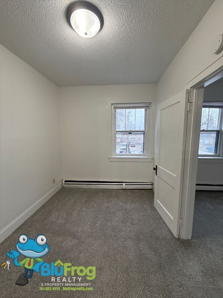 402 2nd Ave Nw #207 - Photo 5 of 8