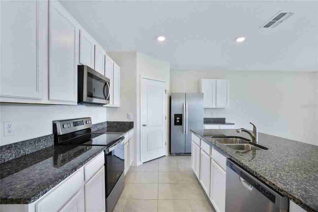 652 Greymount St #652 - Photo 2 of 30