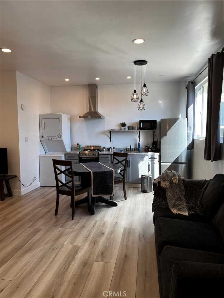 15519 Gramercy Pl #15519 - Photo 4 of 7