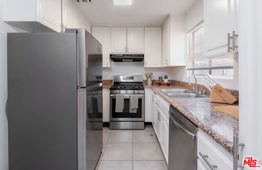 525 N Orange Dr #5251-2 - Photo 7 of 23